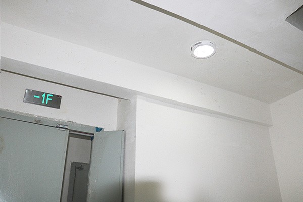 智能疏散系統(tǒng)如何根據(jù)災害類型進行自適應調(diào)整？